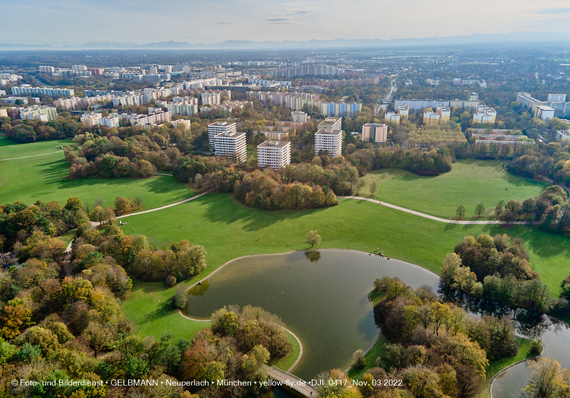 03.11.2022 -  Ostparksee mit Umgebung in Neuperlach